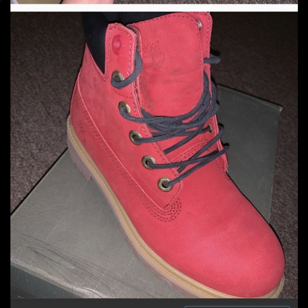 Burgundy/reddish timberland boots